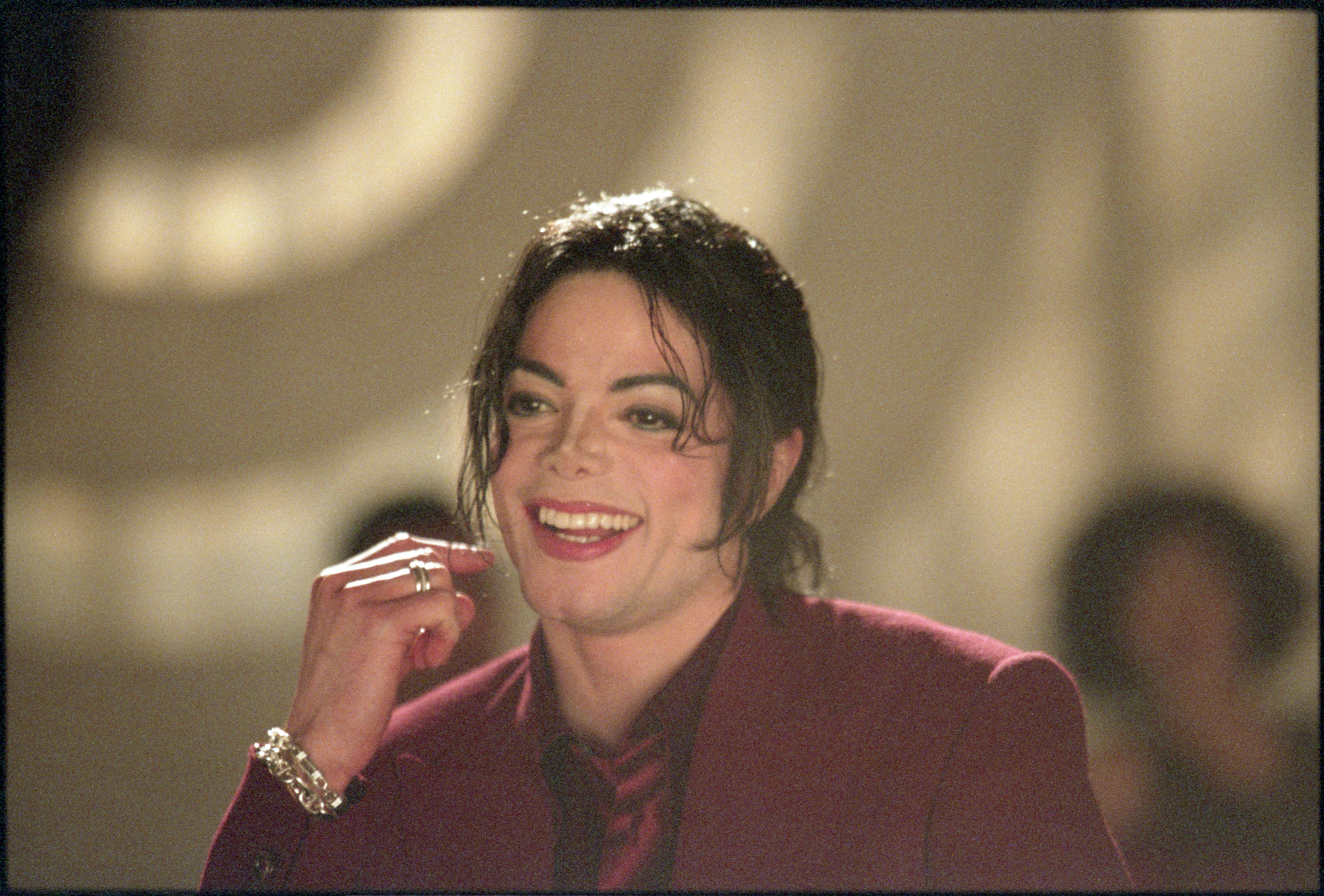 Revelados contratos que Michael Jackson obrigava os funcionários a assinar