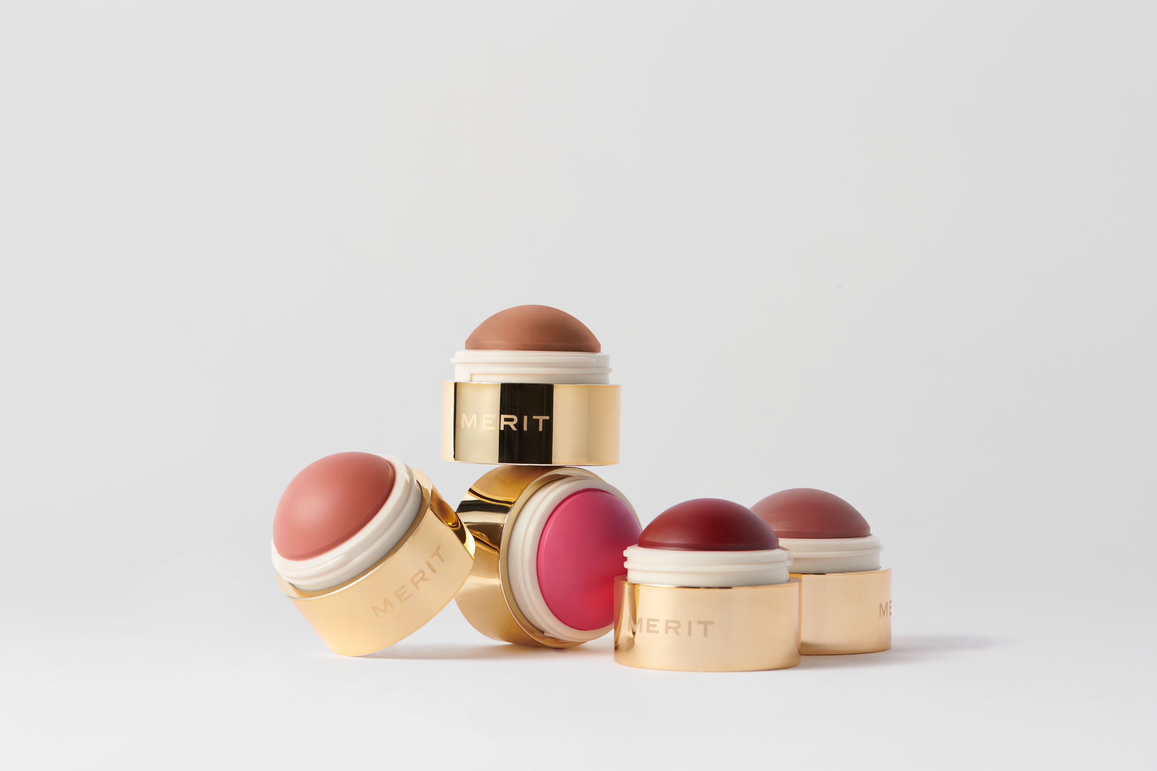 Já vai poder comprar este blush viral (e não só) em Portugal. Famosa marca Merit está a chegar à Sephora