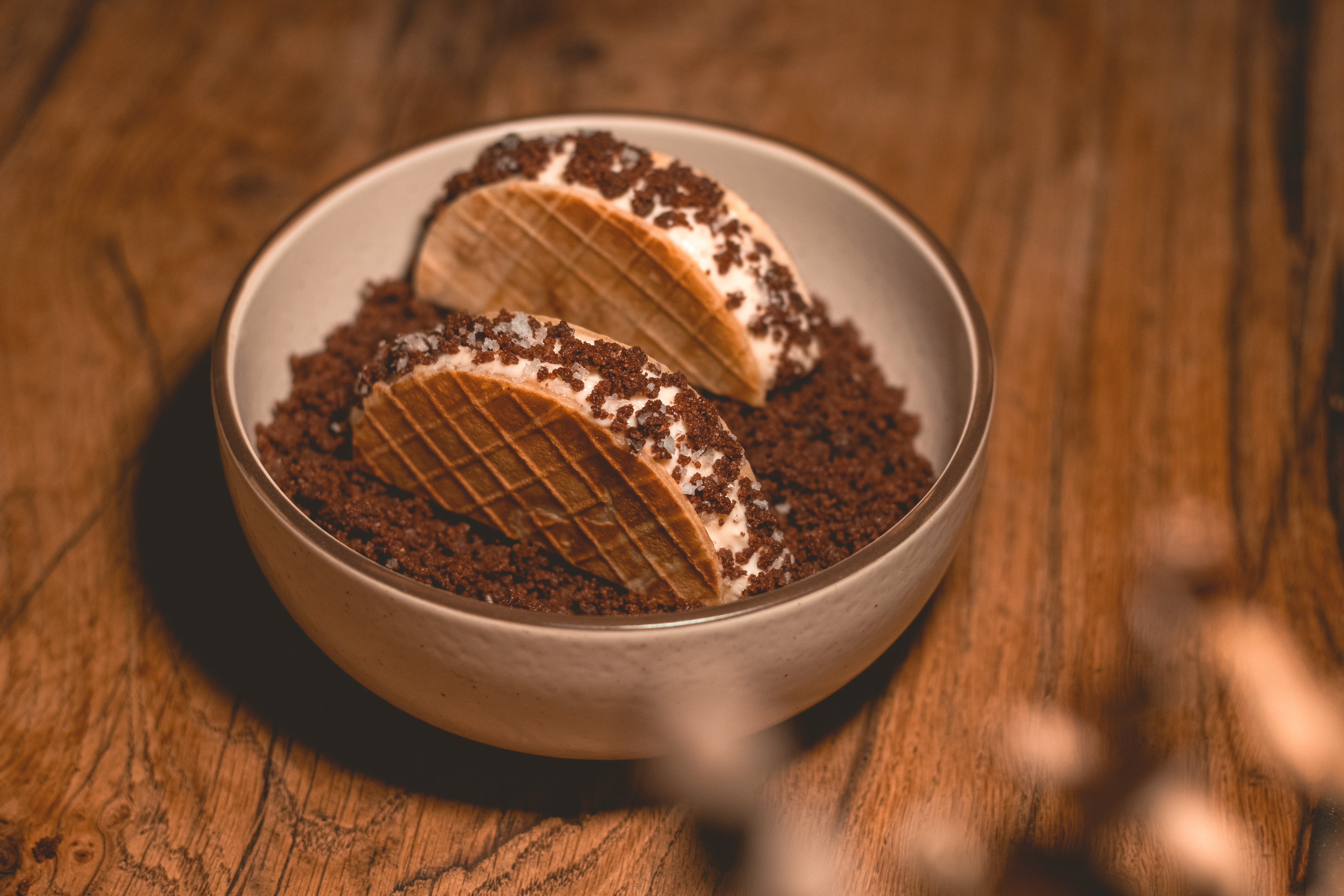 Esta sandwish de chocolate e avelã é a sobremesa de outono perfeita. Saiba onde a pode provar