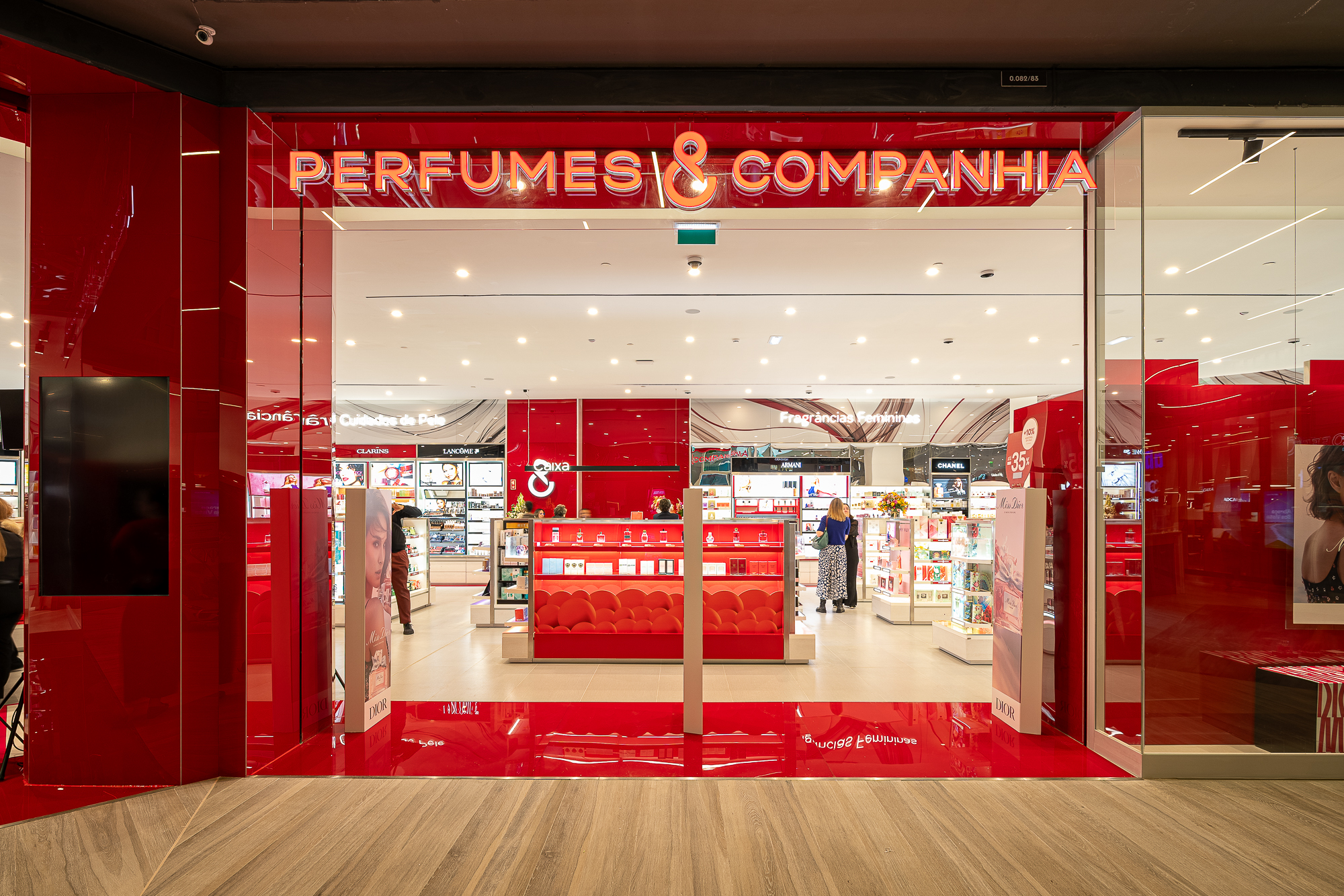 A Perfumes & Companhia faz anos e as promoções são de luxo. Há marcas até 35% mais baratas