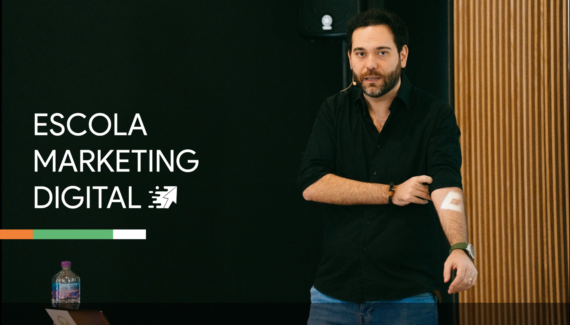 Já há uma escola onde pode aprender tudo sobre Marketing Digital sem sair do sofá (mas corra, porque as vagas são limitadas)