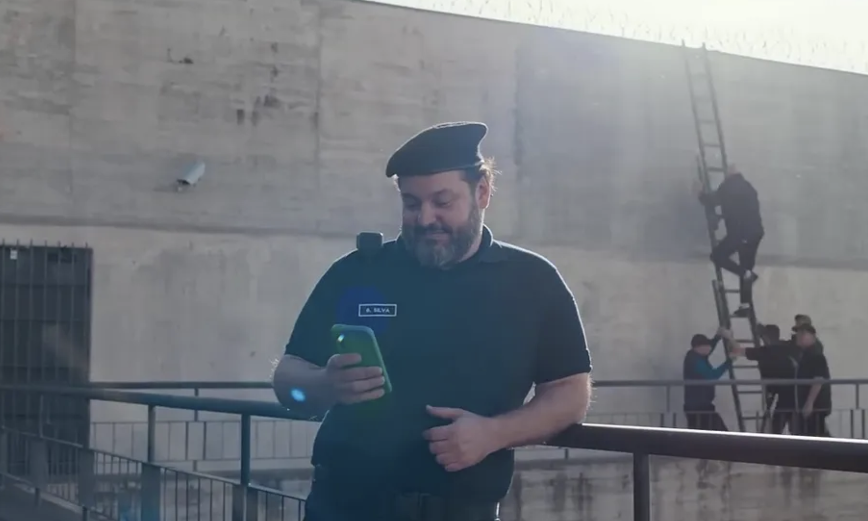 Anúncio que goza com a fuga de Vale de Judeus deixa serviços prisionais em brasa. “É uma vergonha”