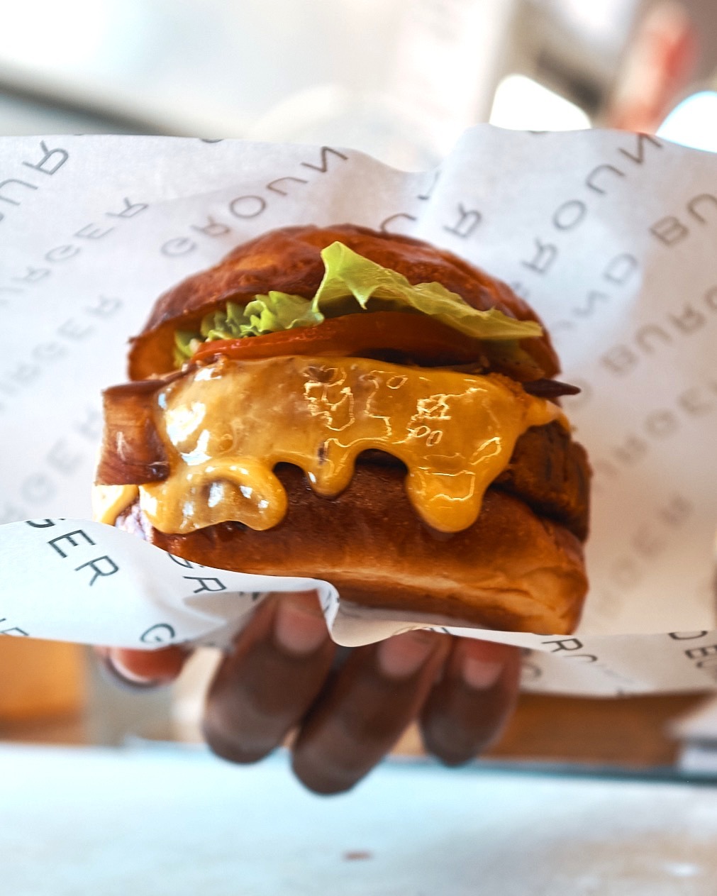 Já abriu o novo Ground Burger de Santa Apolónia. Há hambúrgueres gulosos e mais de 200 cervejas