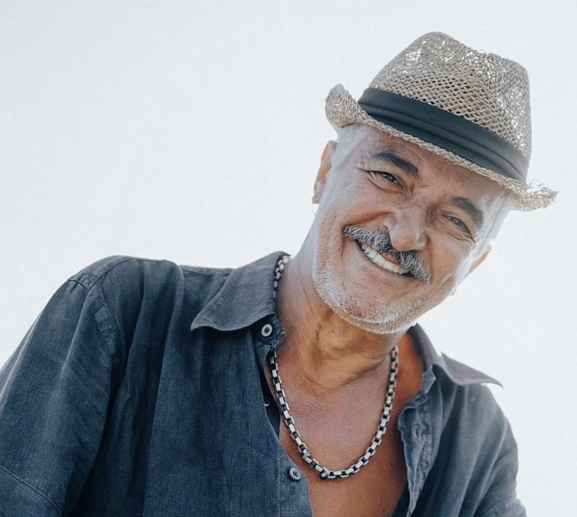 Morreu Rogério Samora, o homem que nunca iria “ser feliz” se deixasse a representação