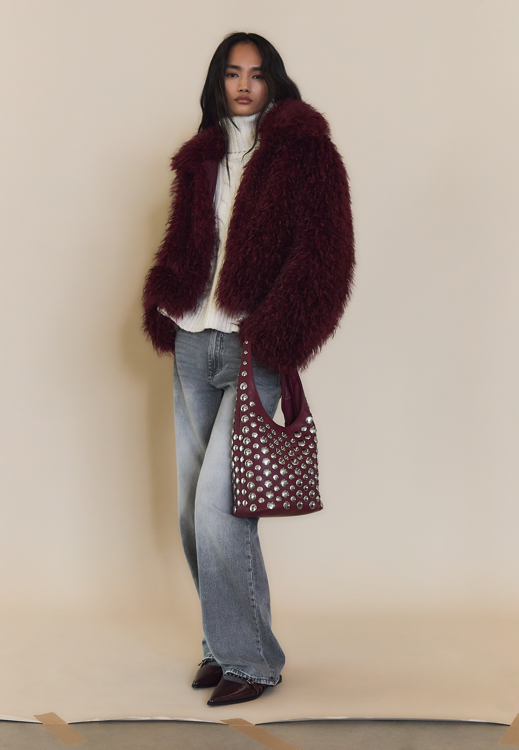 O bordô é o protagonista da nova coleção da Stradivarius. Espreite estas 12 peças desde 12,99€