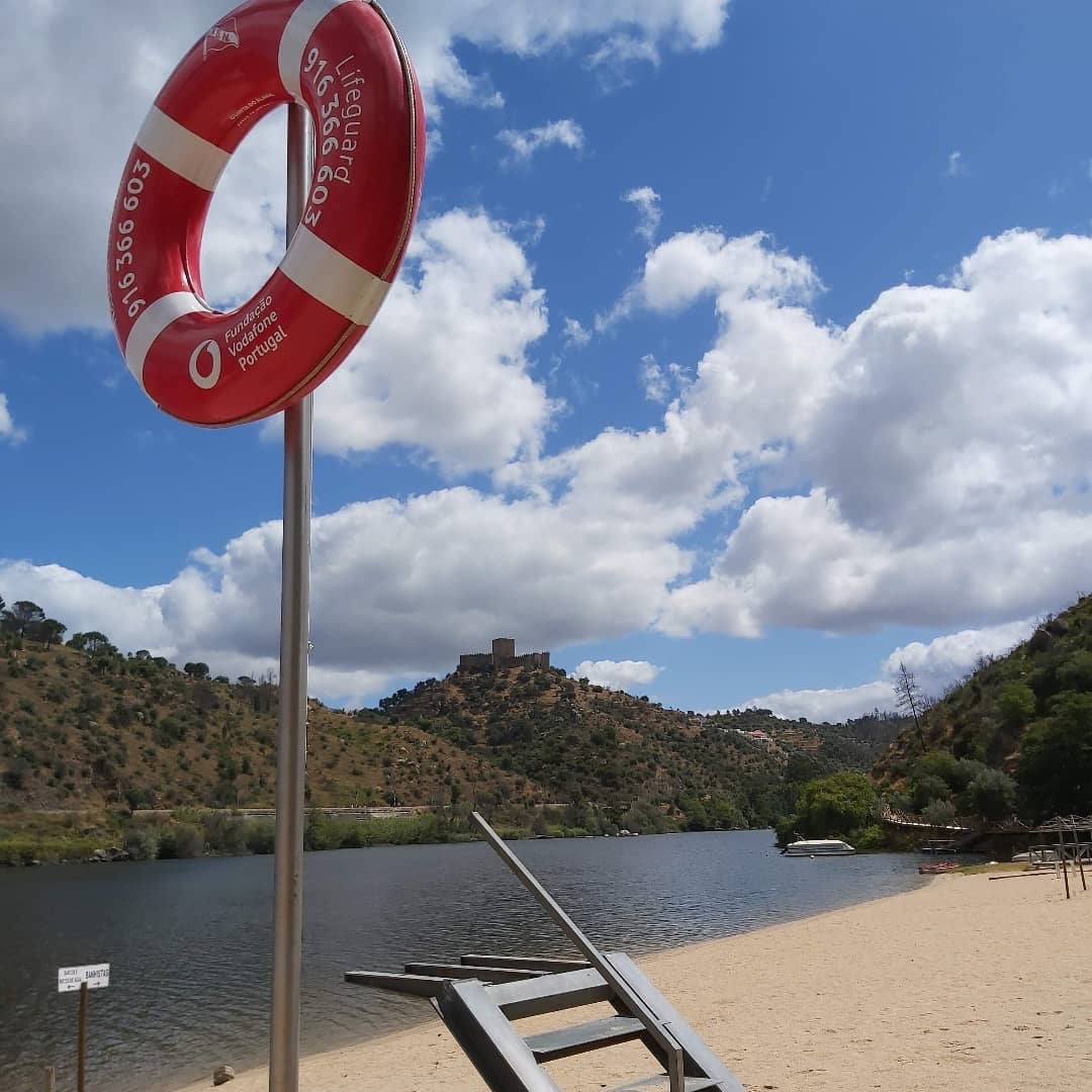 10 praias fluviais no rio Tejo para dar uns mergulhos este Verão
