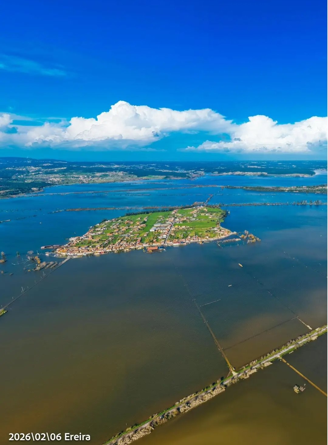Esta aldeia portuguesa agora é uma ilha devido às cheias. Vai chover todos os dias até ao final da semana