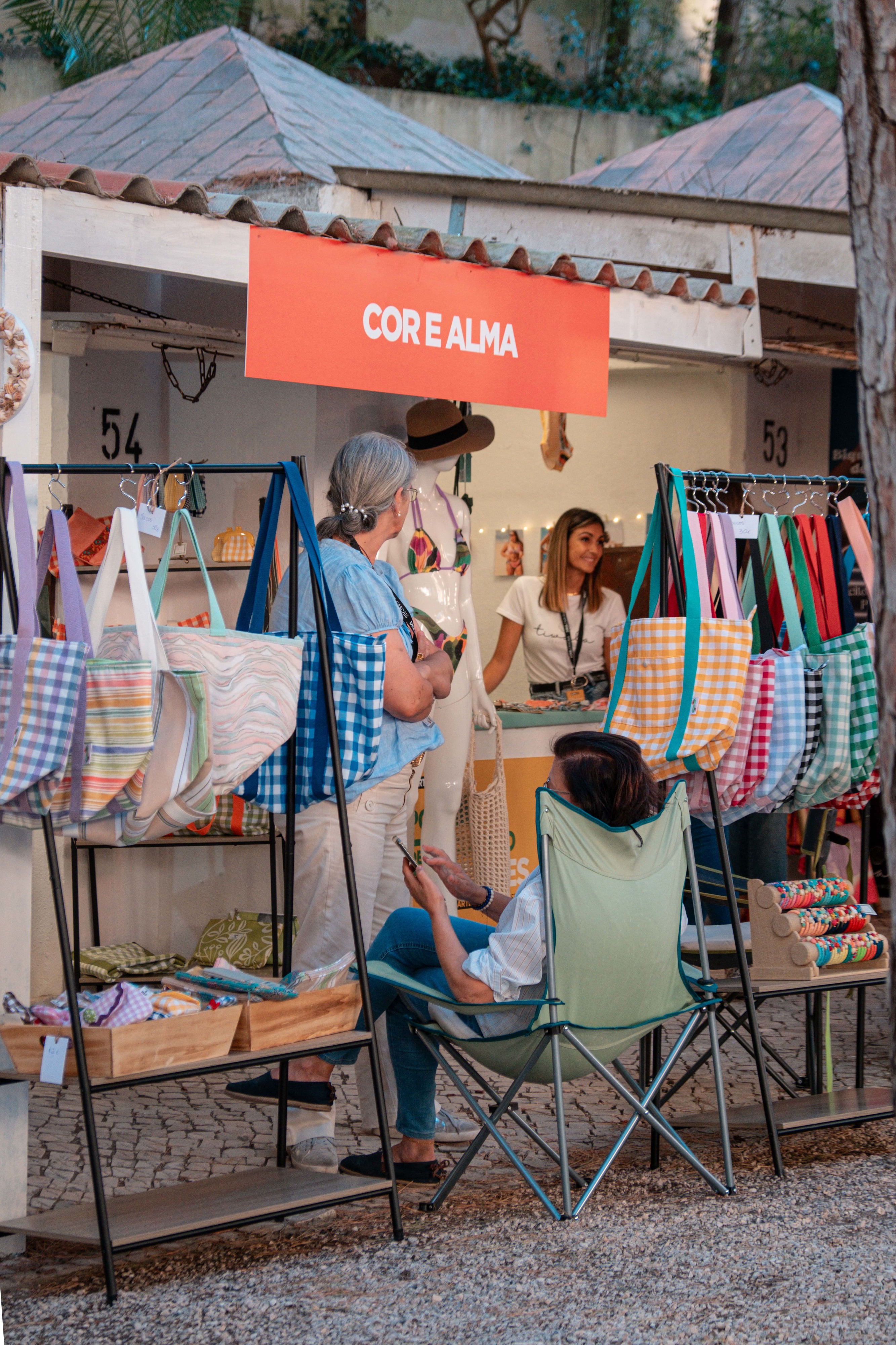 Saiba o que pode comer, ver e fazer na Feira de Artesanato do Estoril (que dura 2 meses)