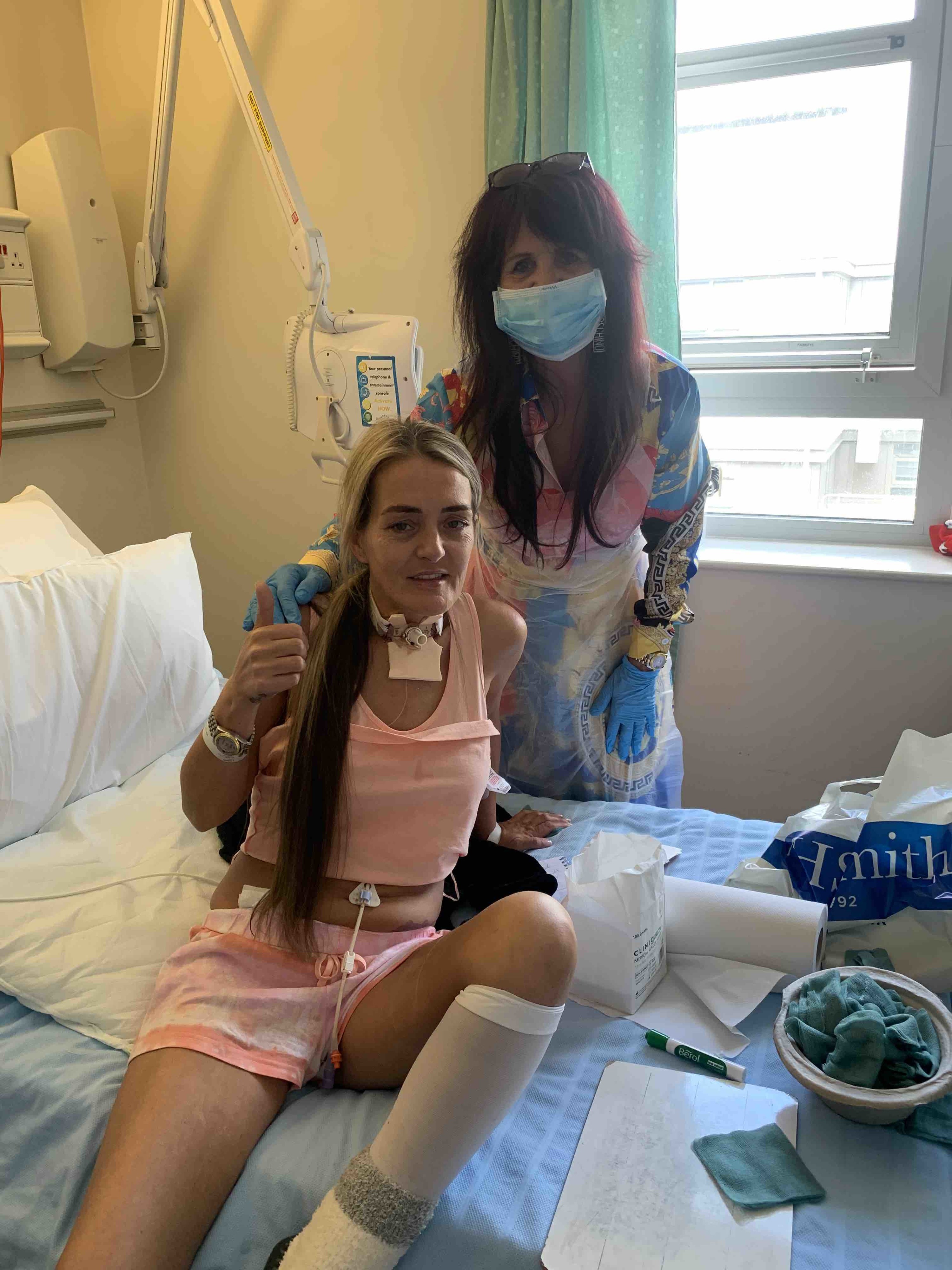 Tiktoker morre com cancro na garganta. Mulher de 44 anos mostrava a luta contra a doença na rede social