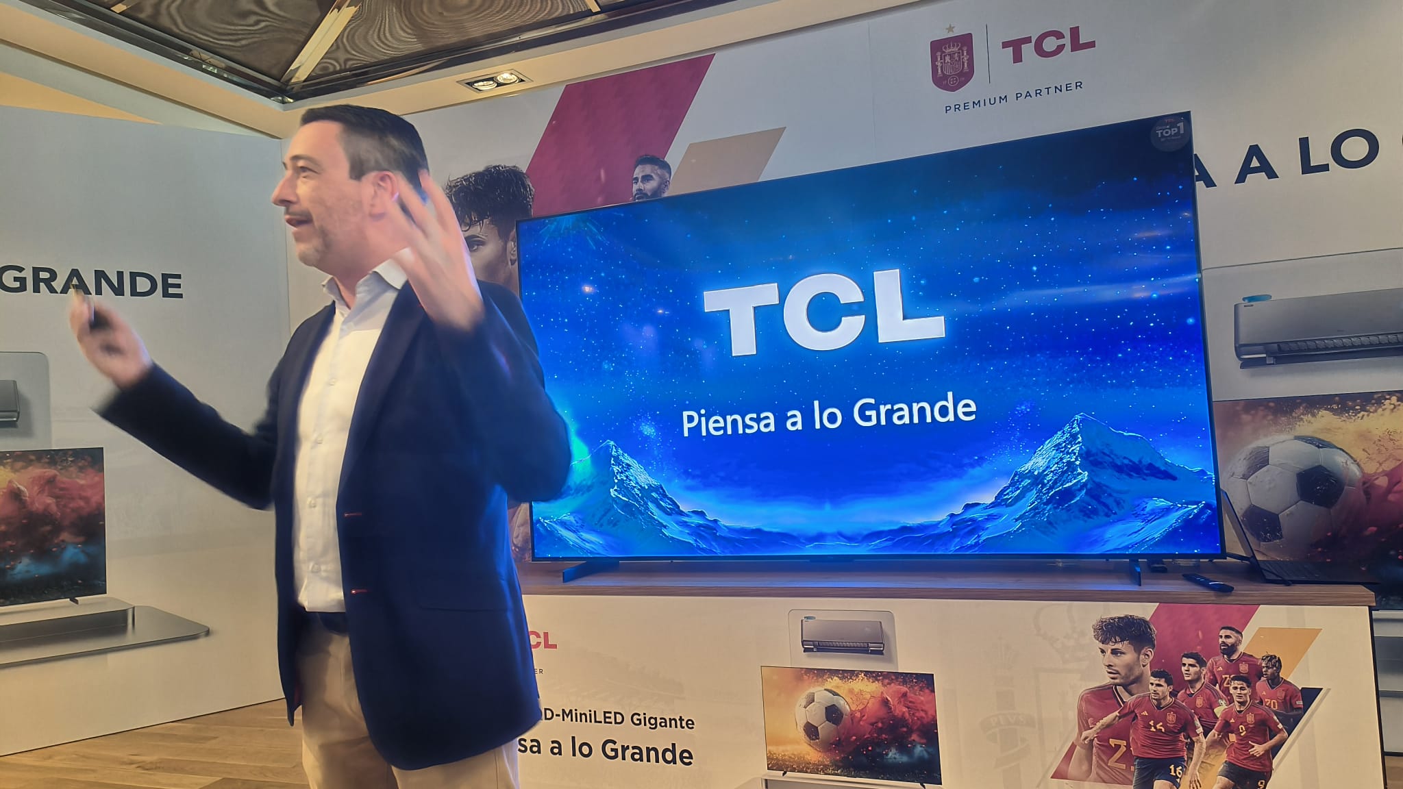 TCL refresca linha de televisores: Topo de gama com 115 polegadas chega a Portugal em breve por 20 mil euros