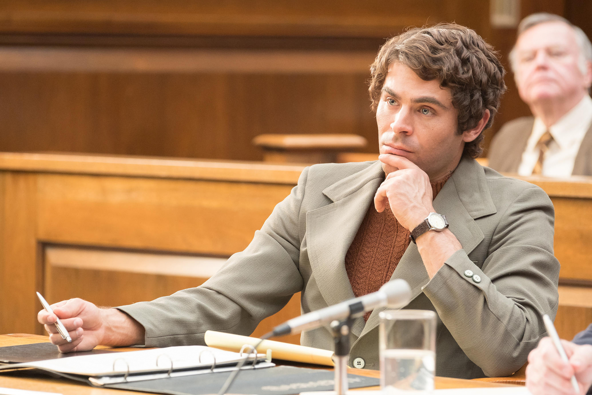 Está toda a gente a falar do rabo de Zac Efron no novo filme sobre Ted Bundy
