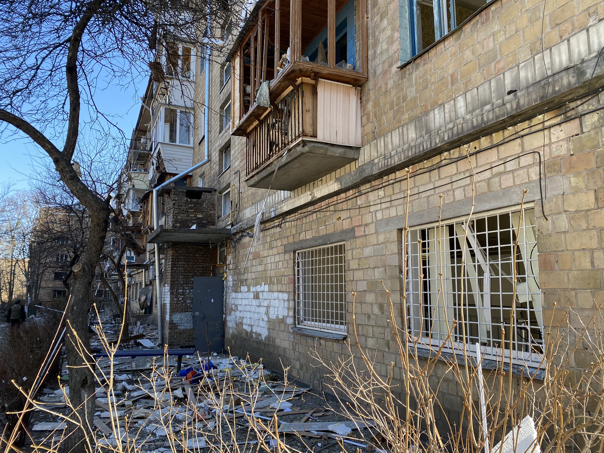 EUA e China vão discutir a guerra. Cidades de Lviv e Kiev fortemente atacadas na madrugada