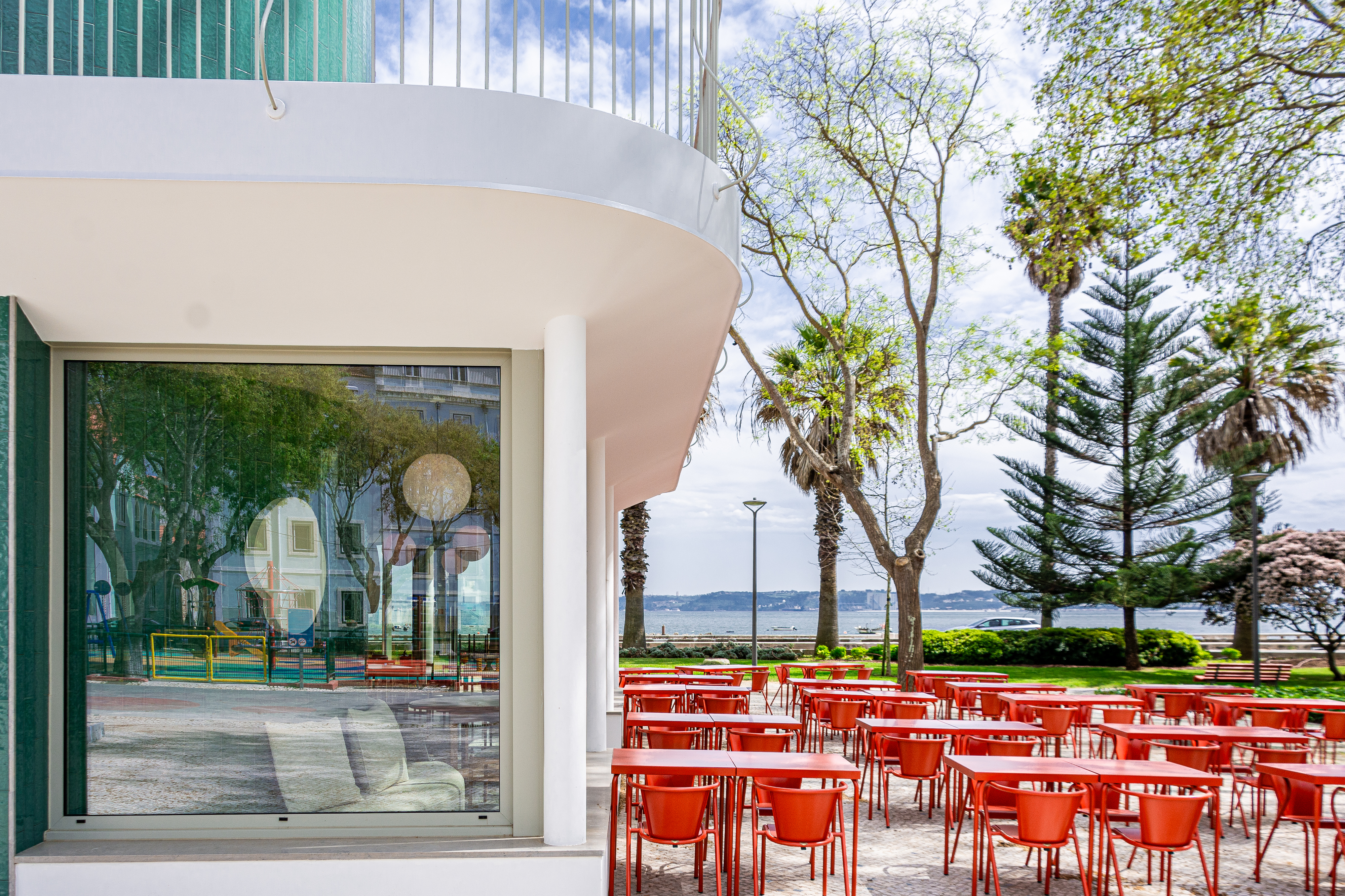 Do centro de Lisboa à vista para o mar. 5 novos restaurantes para visitar este fim de semana