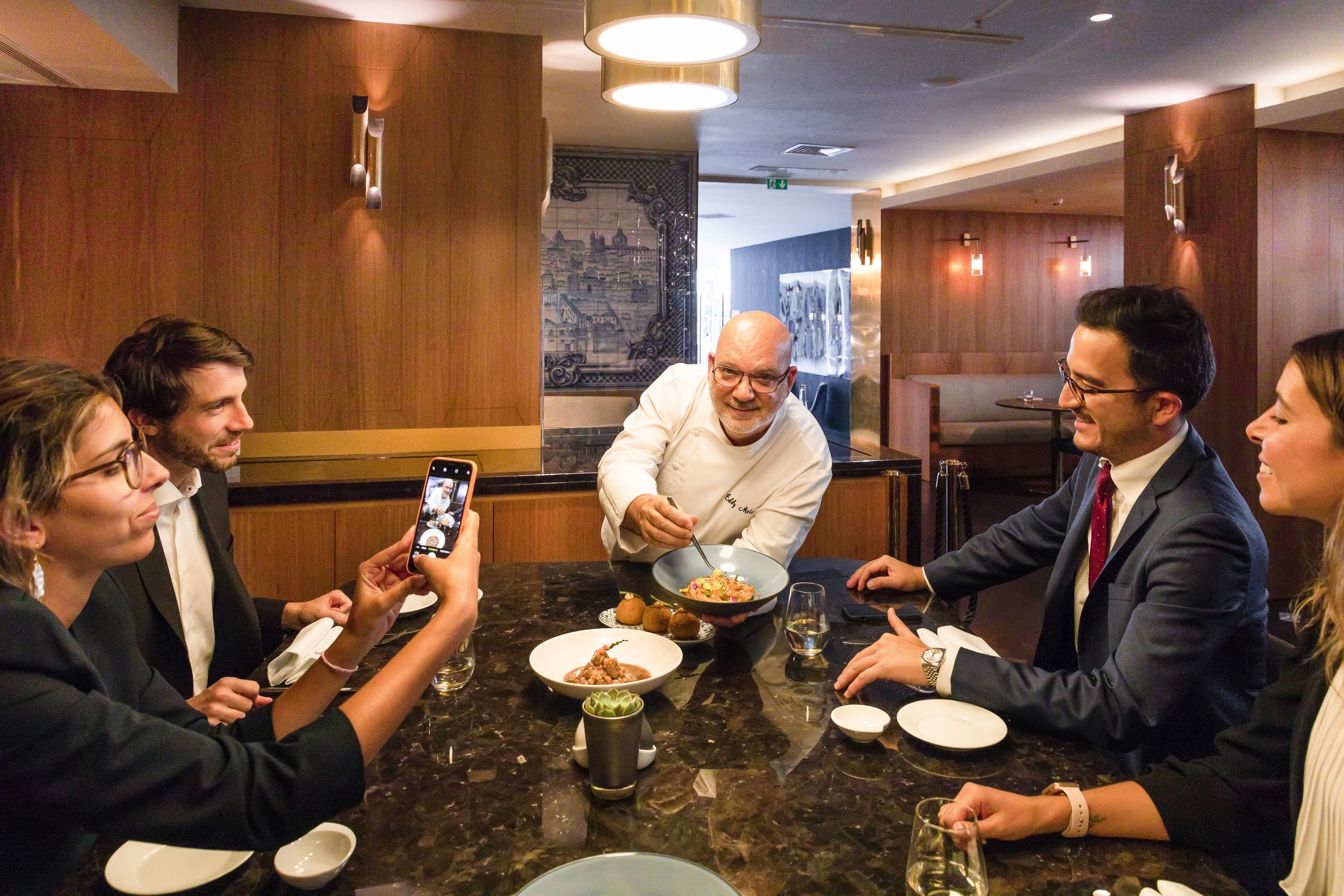 Aprenda a preparar e a empratar refeições como um chef (e deslumbre no próximo jantar de amigos)