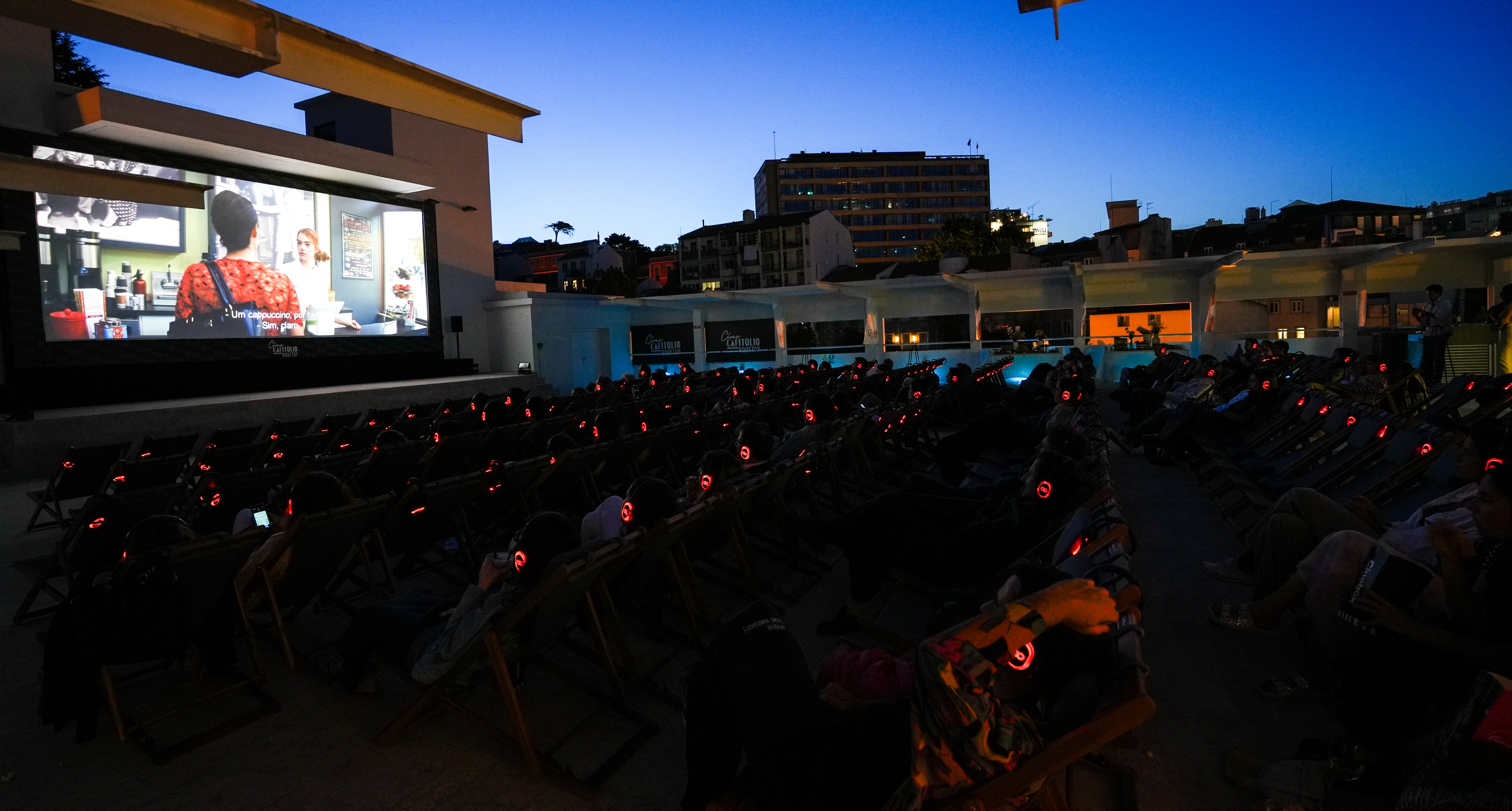 O Cinecapitólio Rooftop é o sítio mais cool deste verão para ver cinema ao ar livre. Espreite o cartaz