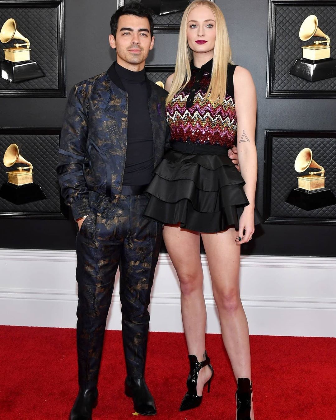 Sophie Turner e Joe Jonas vão ser pais pela primeira vez