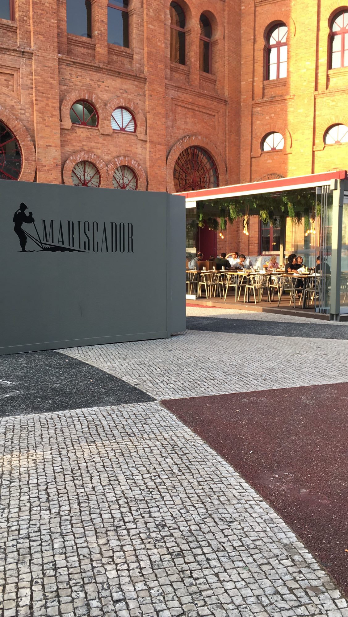 Já abriu a nova marisqueira de Lisboa, mesmo a tempo do verão