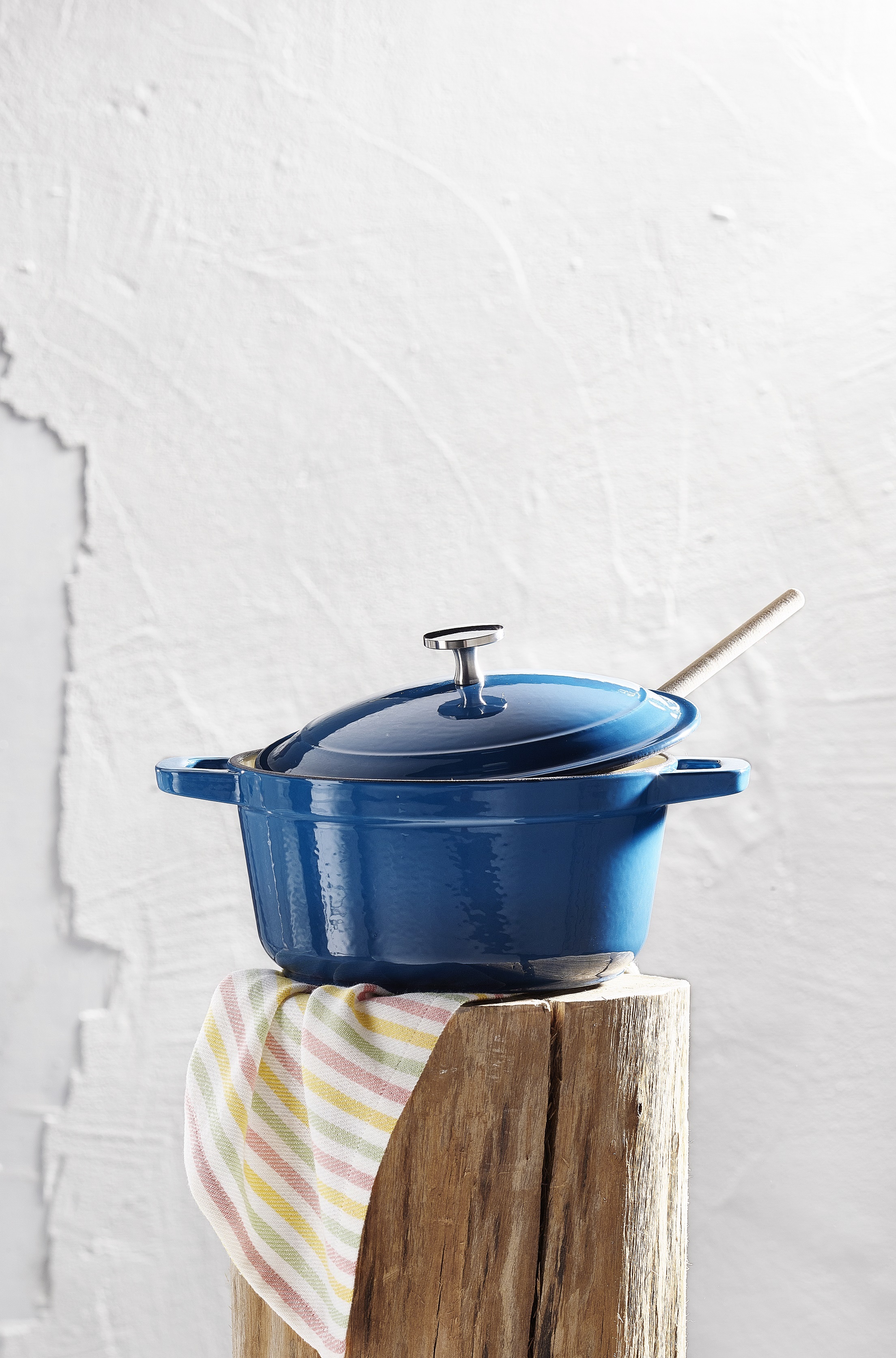 10 perdições da nova coleção da KASA — desde as caçarolas de ferro fundido às velas vegan