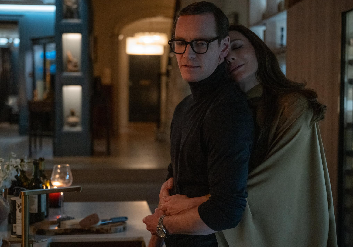 “Black Bag”. O sucesso de bilheteiras sobre um casal desconfiado de espiões já chegou ao streaming