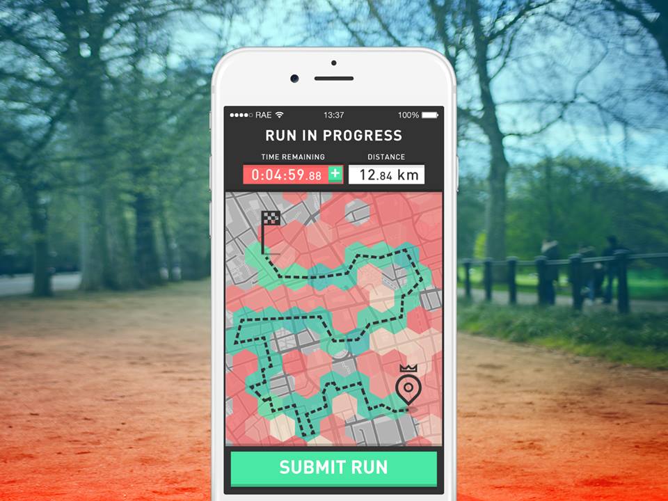 Elliot Page em entrevista a Oprah Winfrey após transição. “Salvou a minha vida”