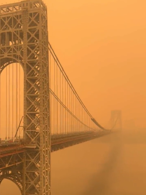 Névoa laranja causada pelos incêndios obriga ao uso de máscaras em Nova Iorque. Imagens são impressionantes