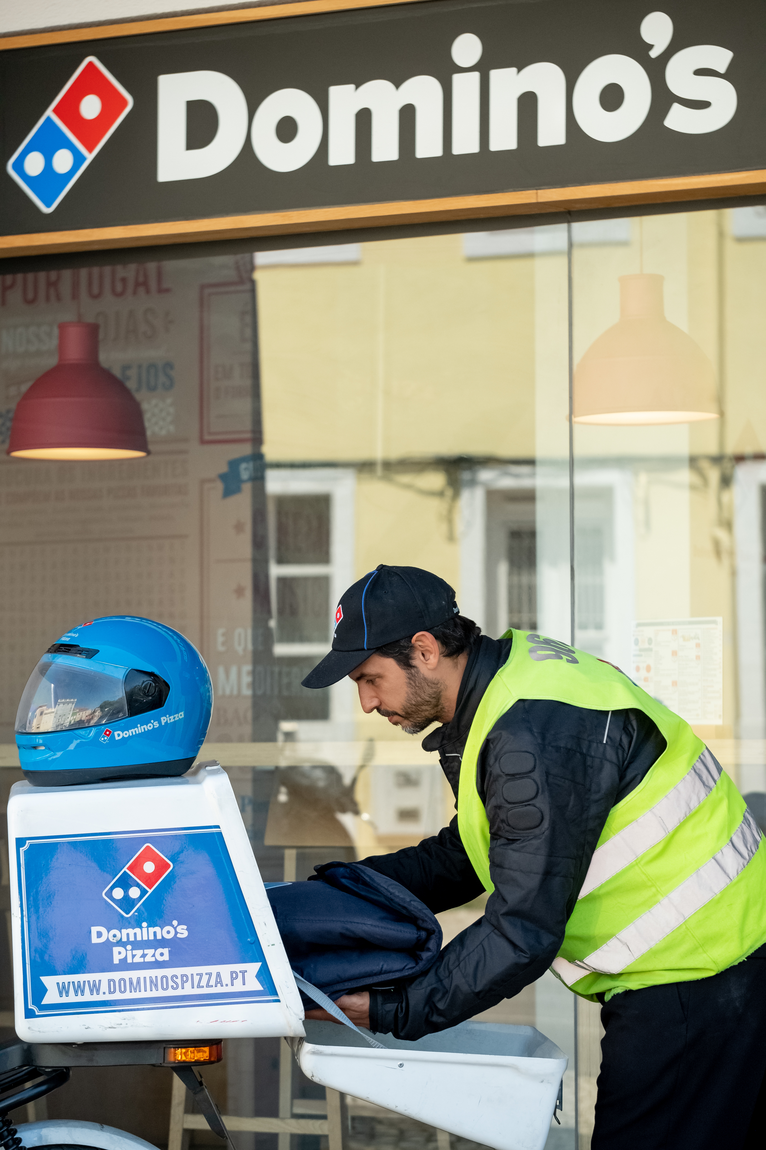 COVID-19. Domino’s pizza cria sistema de entrega ao domicílio seguro para a saúde