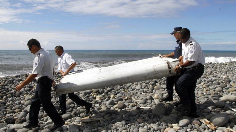 MH370 search: Debris found on Reunion being sent to France