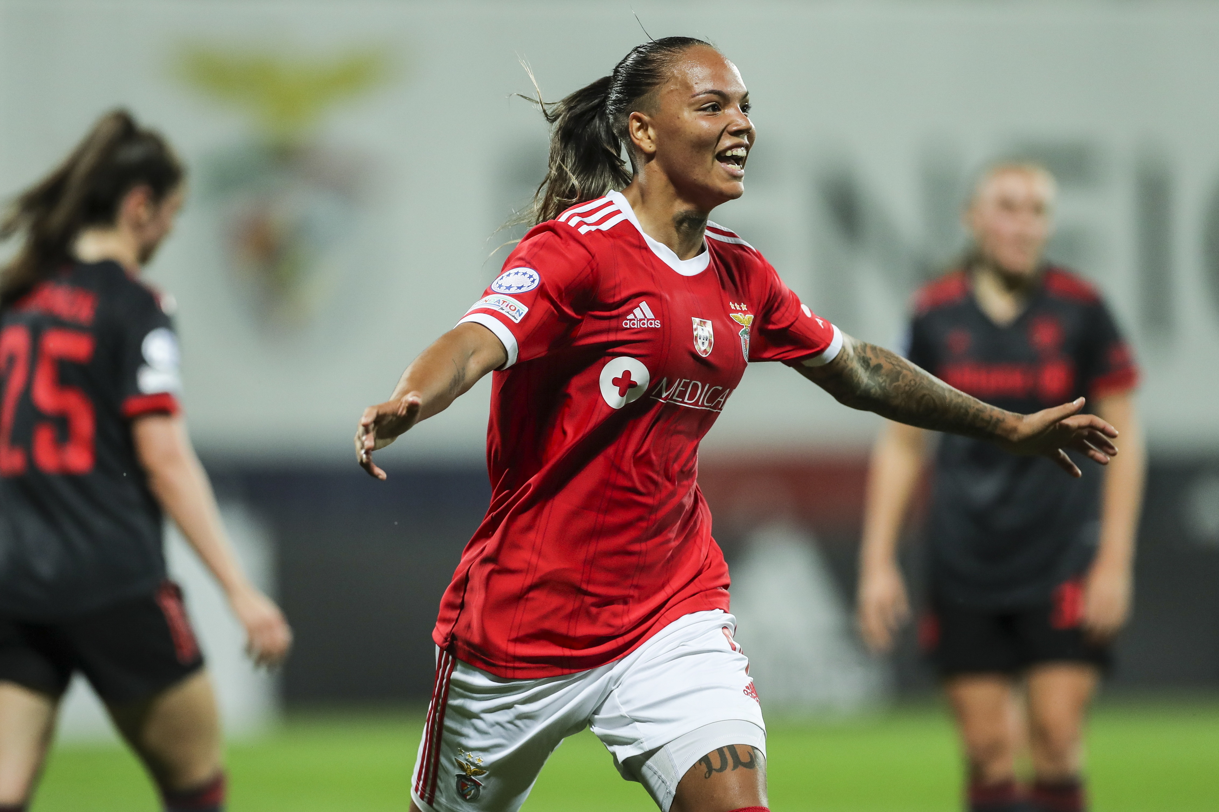 Domingo de surpresas na Liga BPI: Benfica empata e Sporting falha