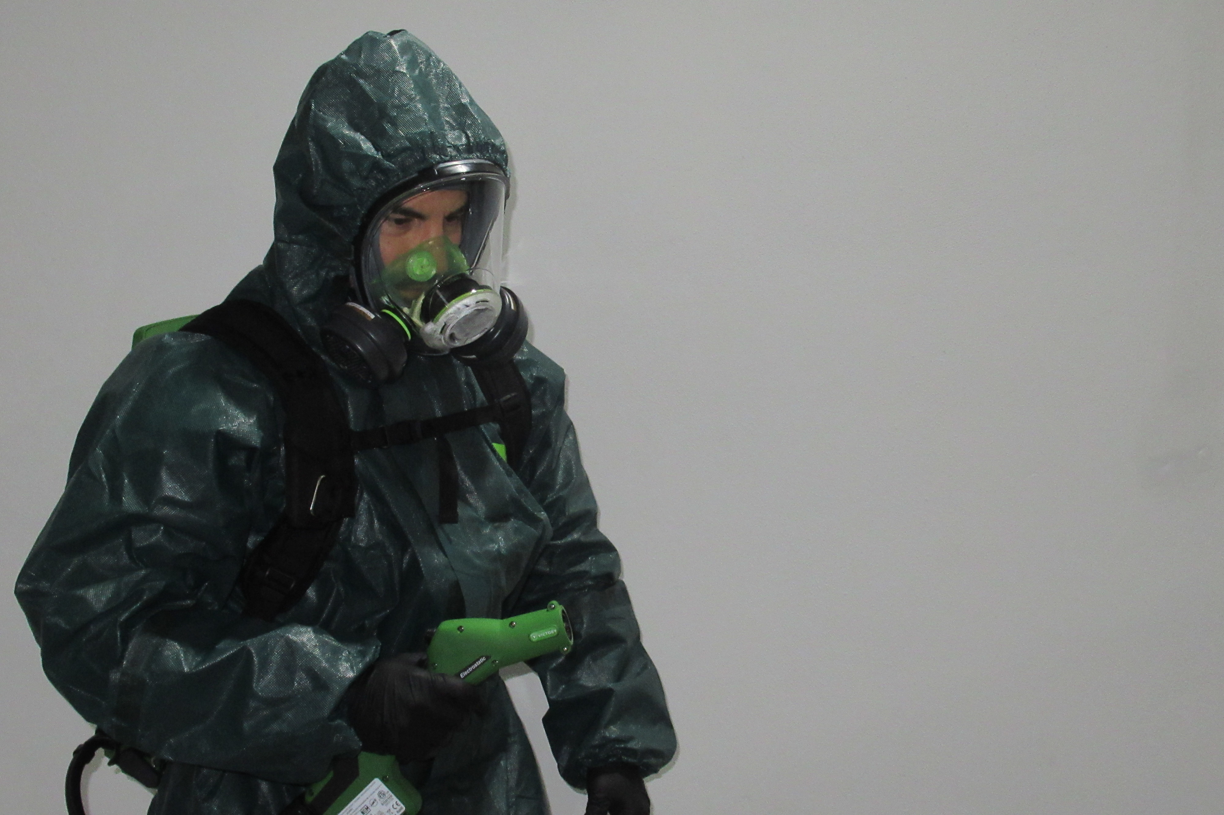 Lidar com o sangue e a morte de perto. A equipa que limpa o que mais ninguém deve limpar