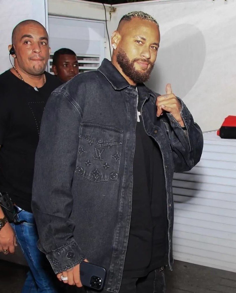 Neymar reage a críticas sobre a sua forma física. “Acima do peso, beleza, mas gordo acho que não”