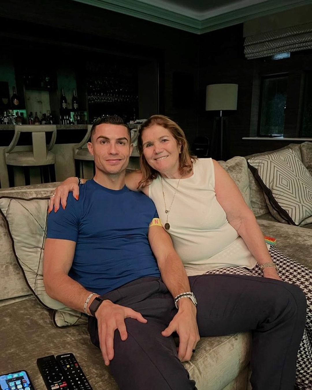 Dolores Aveiro faz 70 anos. Veja 19 fotos da mãe de Cristiano Ronaldo em família