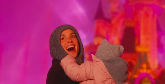 It-girl causa furor com peça pouco consensual. Saiba quanto custa o Gorro de María Pombo