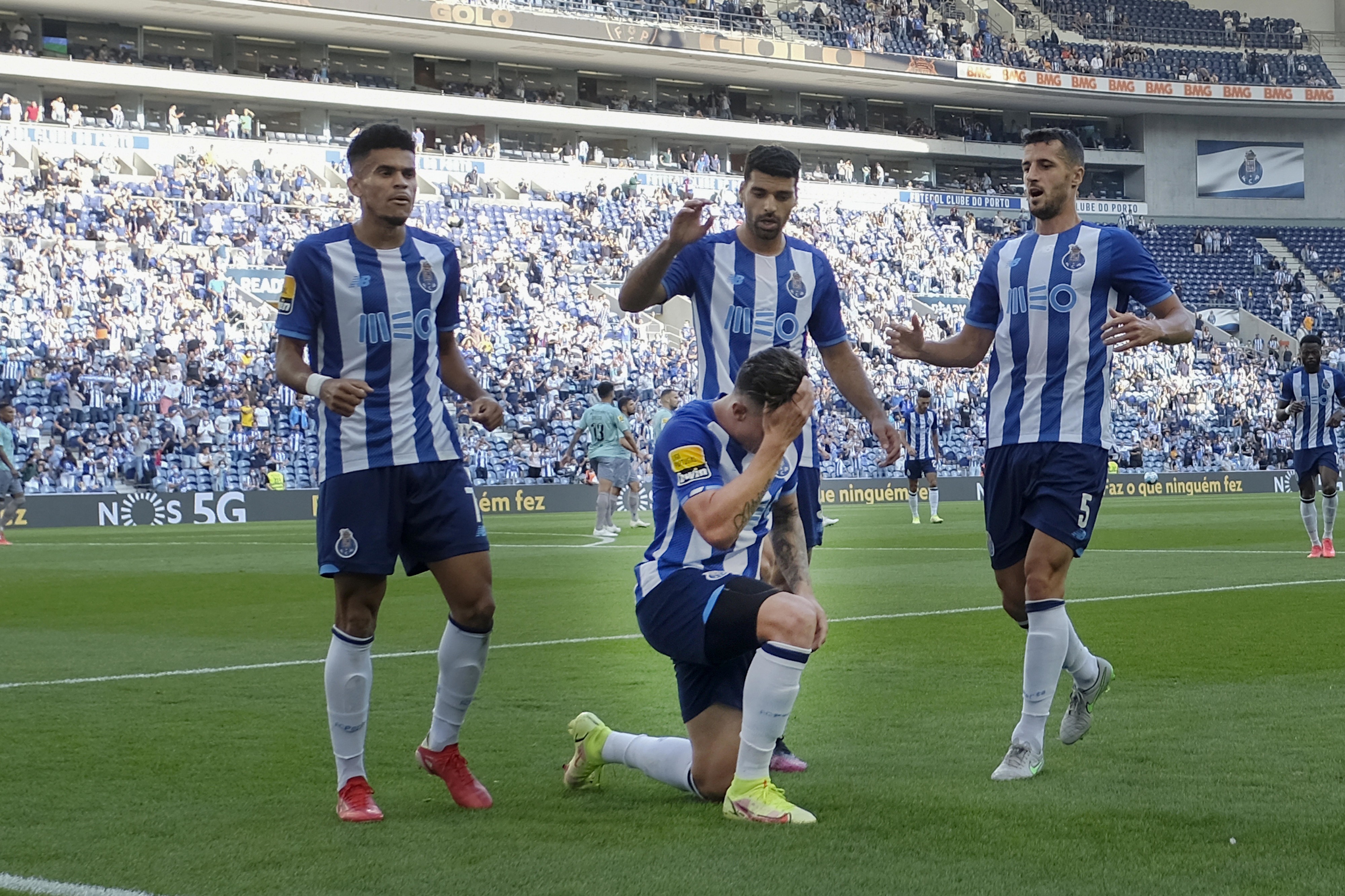 Liga dos Campeões: 16/16 equipas com maior valor de mercado seguem para os  oitavos