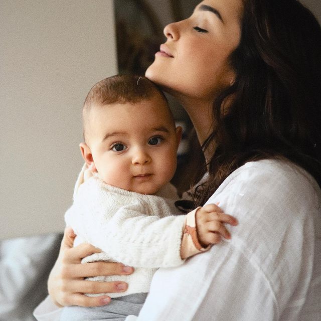 Festa em dose dupla: Angie Costa batiza o filho e celebra aniversário no mesmo dia (e há fotos)