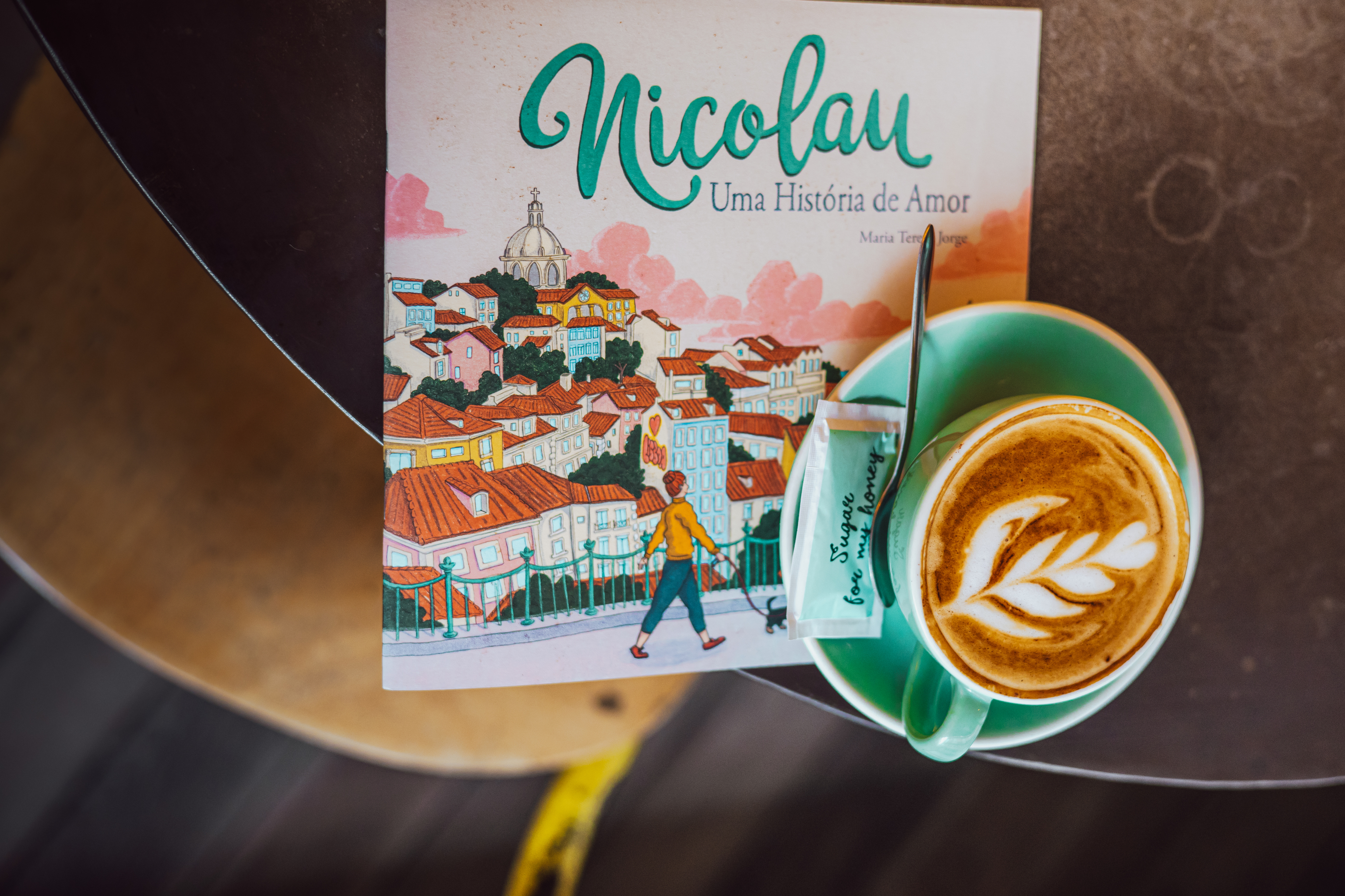 História de amor entre Nicolau e Amélia, que inspiraram os cafés, foi contada em livro (e custa 4€)