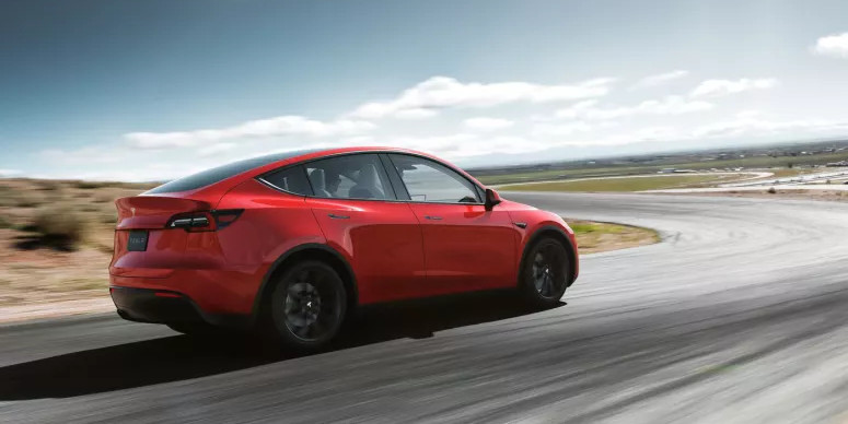 Tesla deteta mais de 800 mil veículos com defeito de software relacionado com o cinto de segurança