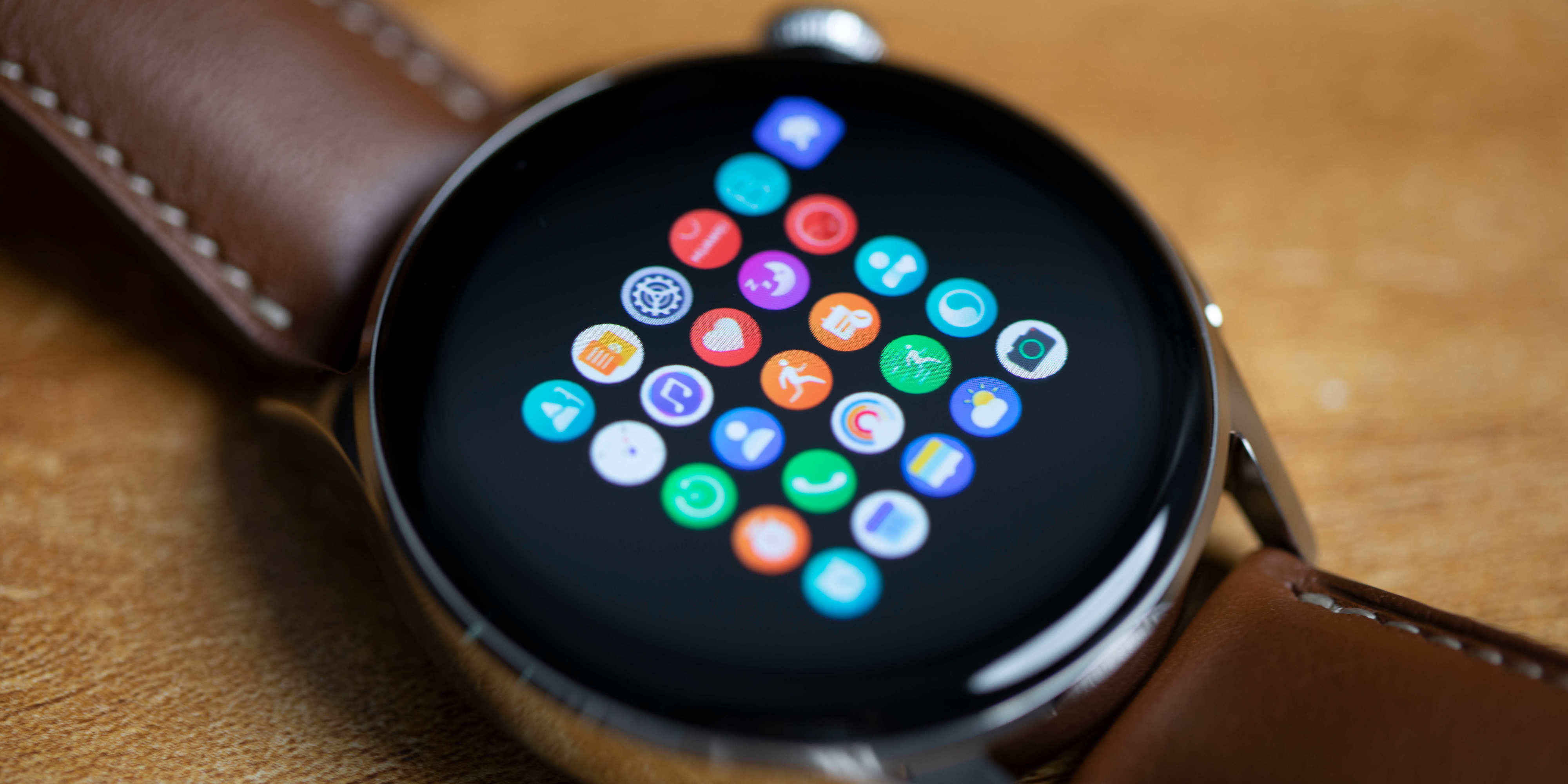 Se pré-reservar o Huawei Watch 3 Series até 30 de junho vai receber grátis os FreeBuds 4i