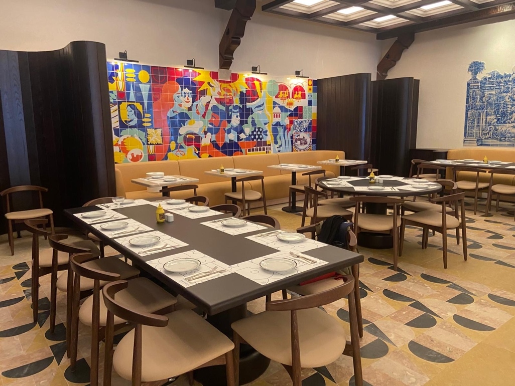 Arquitetura mais contemporânea e camarão tigre no menu. Portugália faz 99 anos e traz mudanças