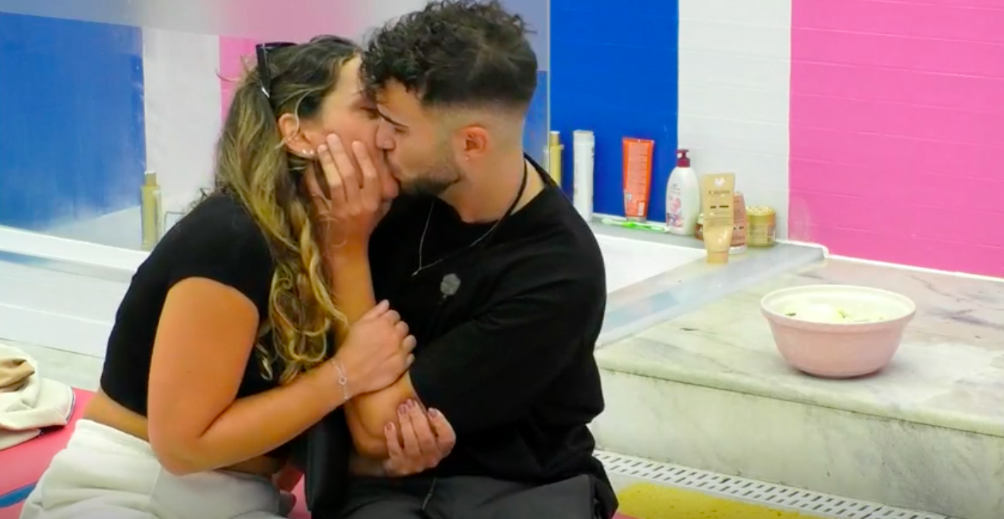 “Secret Story”. Com o ex na casa, Rita beija Marcelo. “Estava muito fechada a tudo”