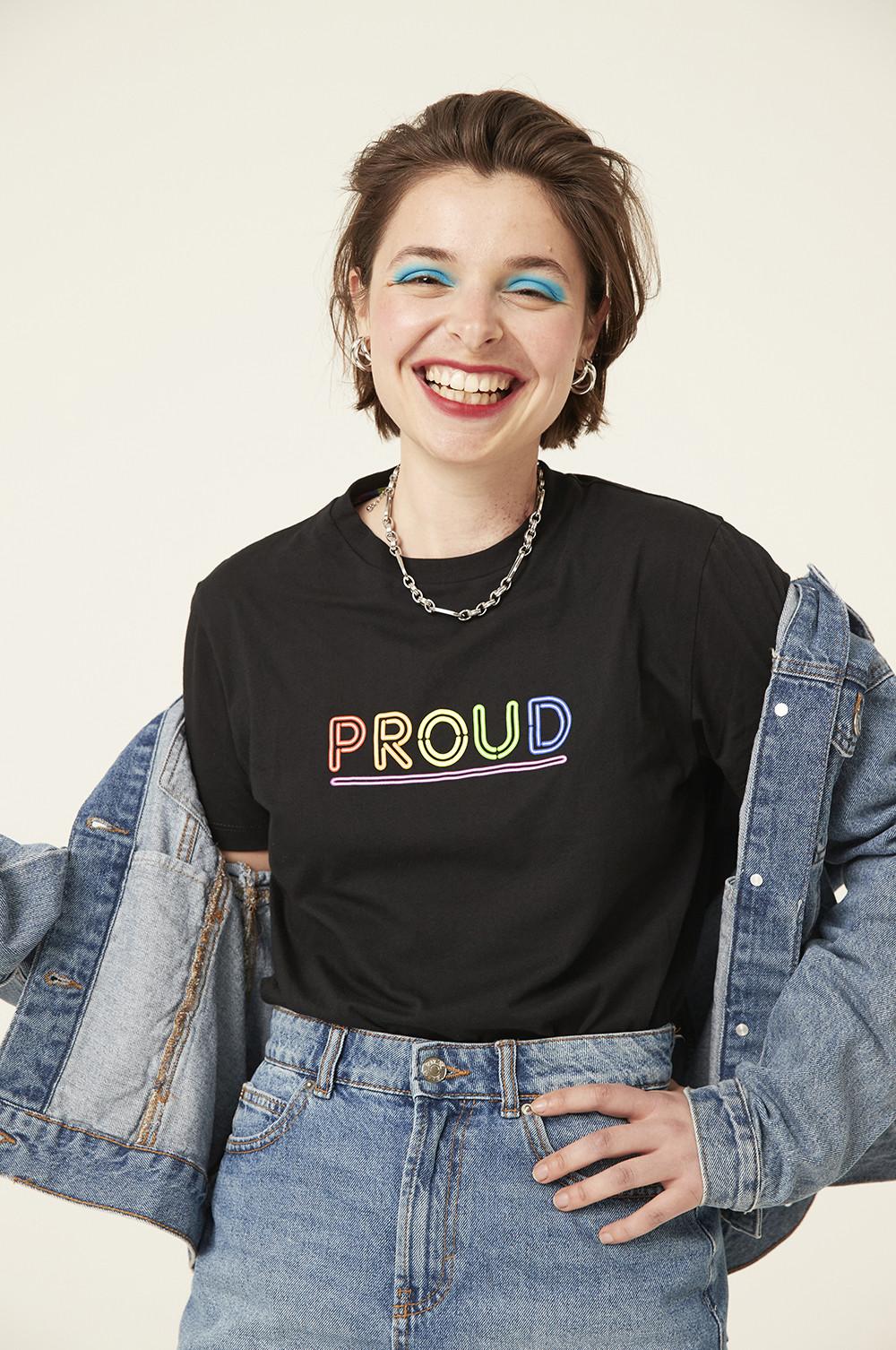 Pride 2021. Dos tops aos ténis, 15 peças para celebrar o orgulho LGBTQIA+ com muito estilo