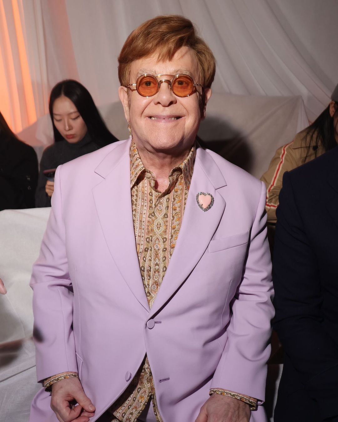 Elton John está praticamente cego há quatro meses. Saiba o que aconteceu
