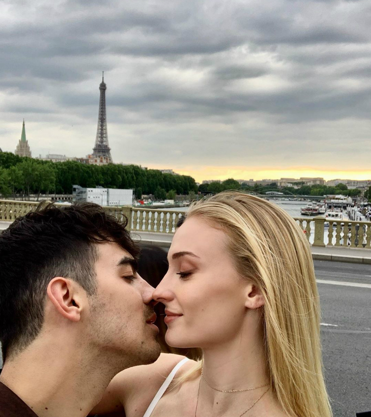 O DJ Diplo ficou sem telemóvel durante o segundo casamento de Joe Jonas e Sophie Turner