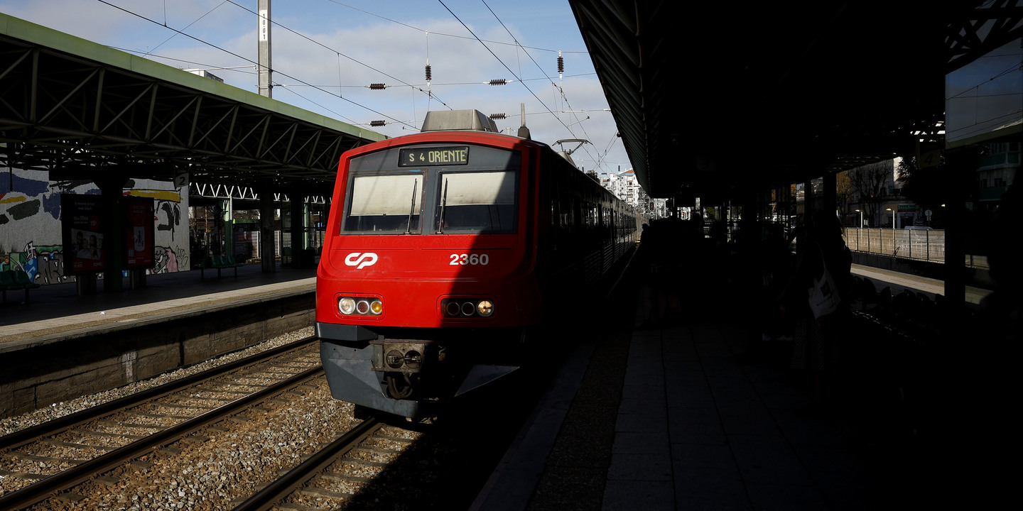 Suprimidos 60 comboios até às 8:00 devido à greve na CP