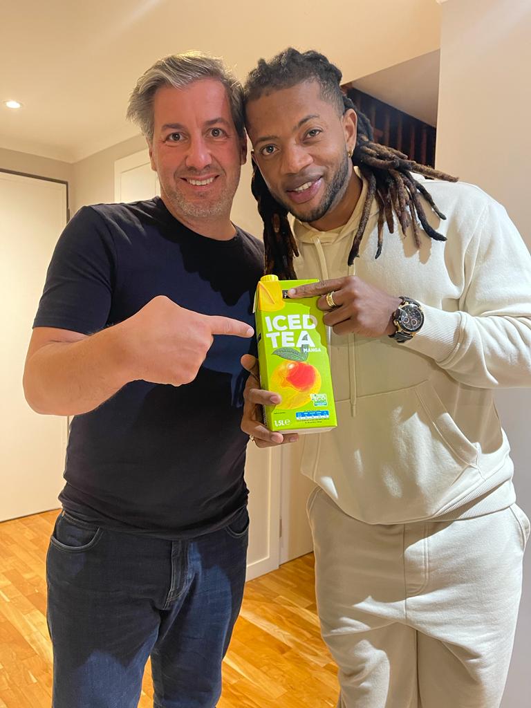 Bruno de Carvalho troca o whisky pelo iced tea, mas mantém-se firme nos insultos