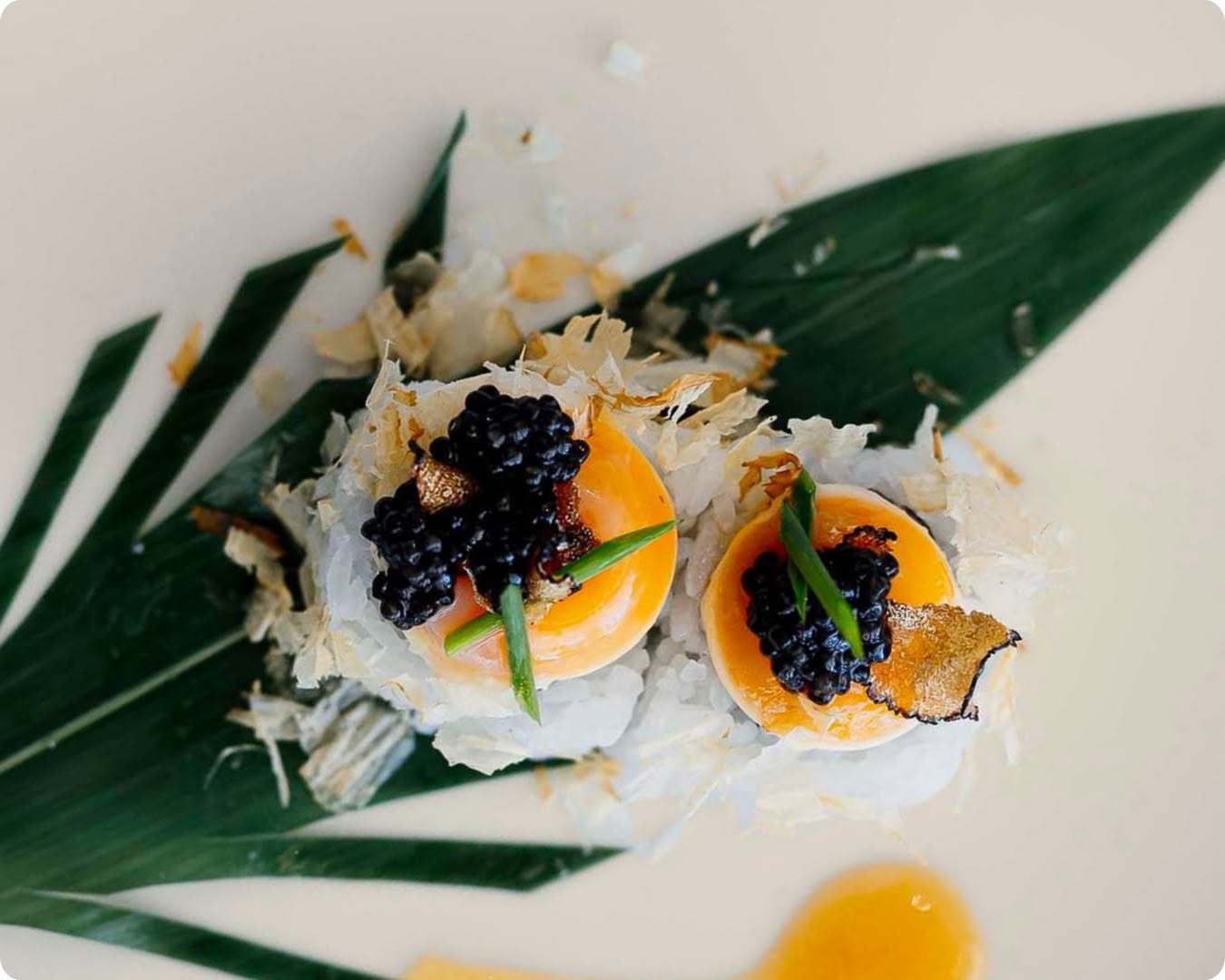 Este bar em Lisboa quer provar que o caviar é para todos (e até há cocktails com esta iguaria)