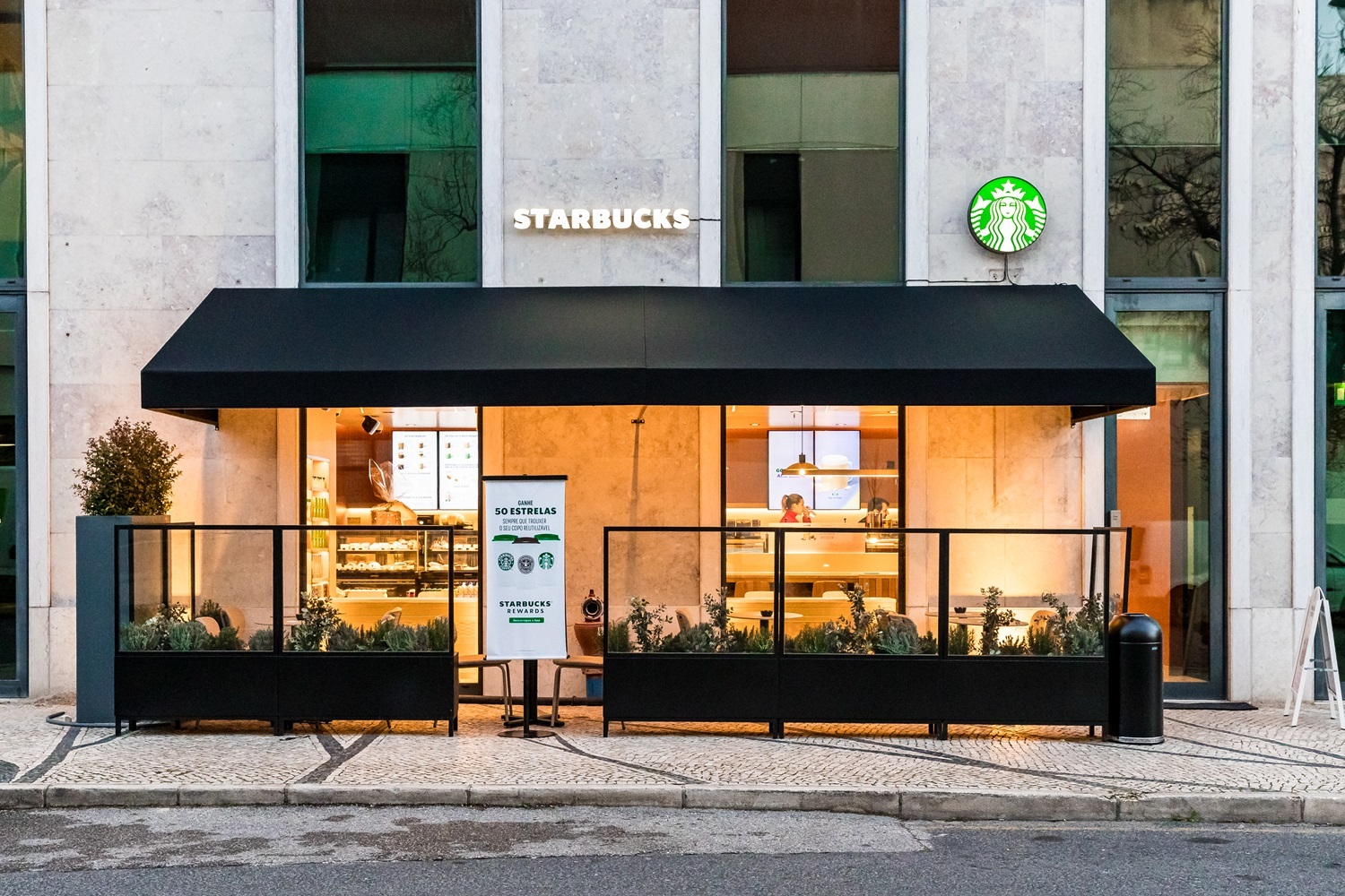 Há mais um Starbucks em Portugal. Saiba onde fica a nova loja da popular marca de café