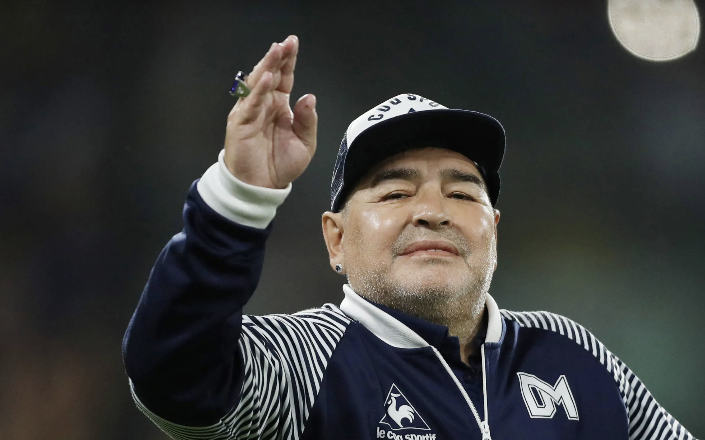 Filha de Maradona denuncia negligência médica e condições degradantes. “Cheirava a urina”