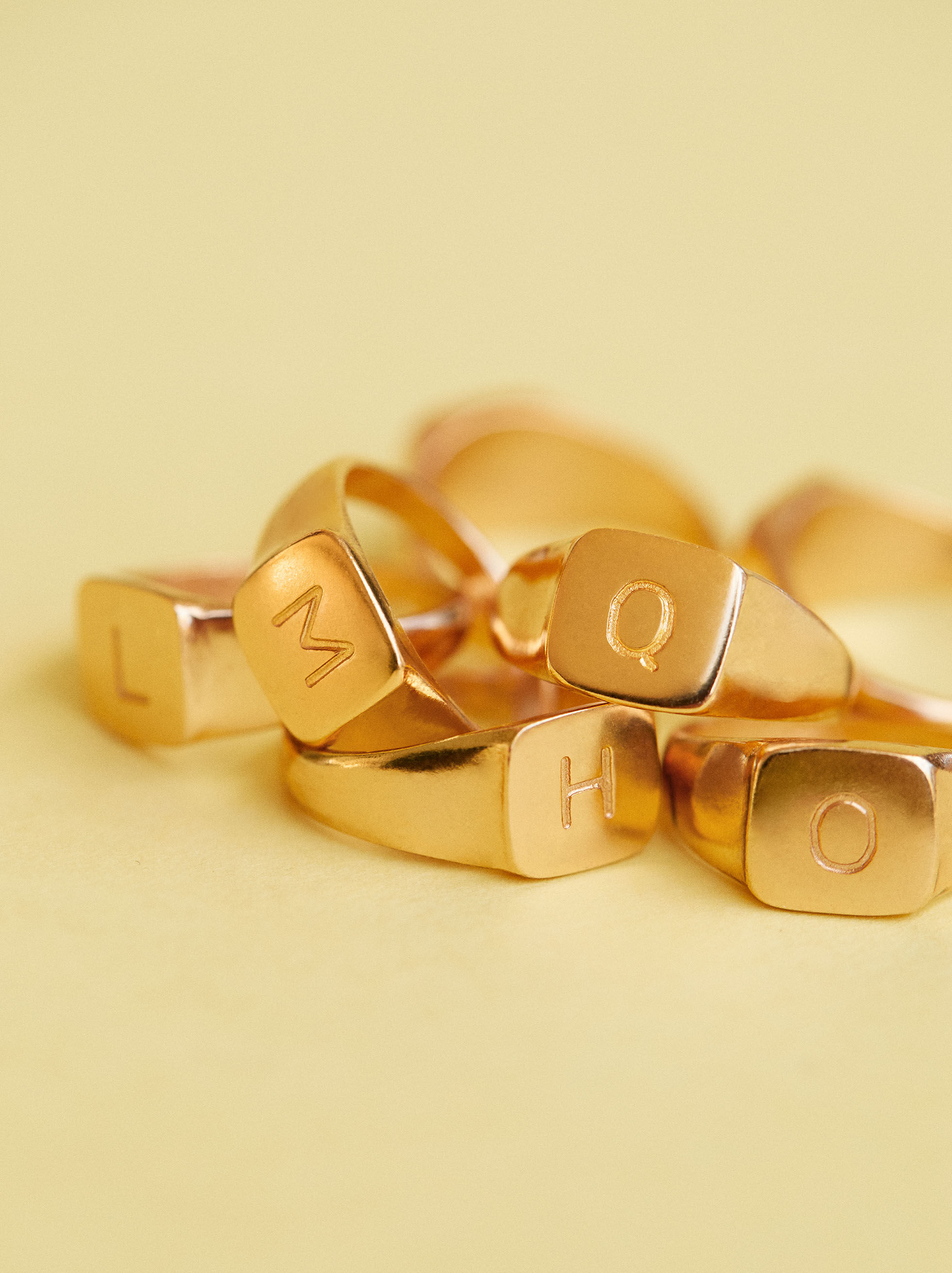 Adora peças mais personalizadas? O novo anel da Parfois tem as suas iniciais