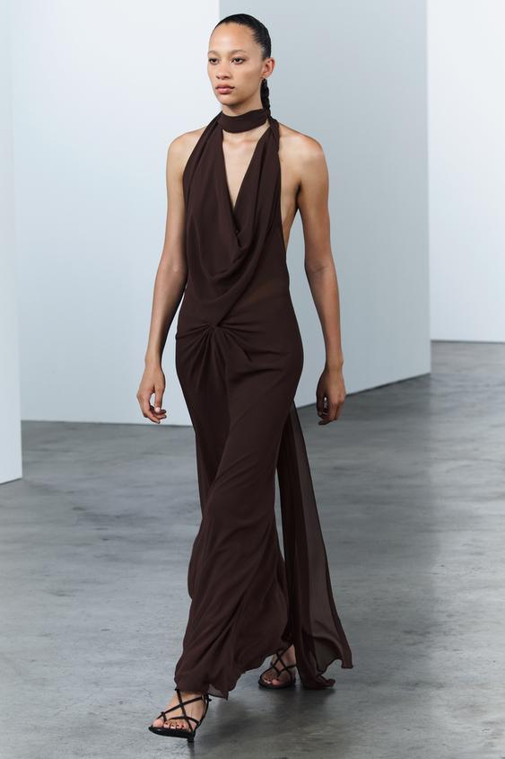 Este vestido da Zara tem as costas mais deslumbrantes de sempre e é perfeito para os casamentos