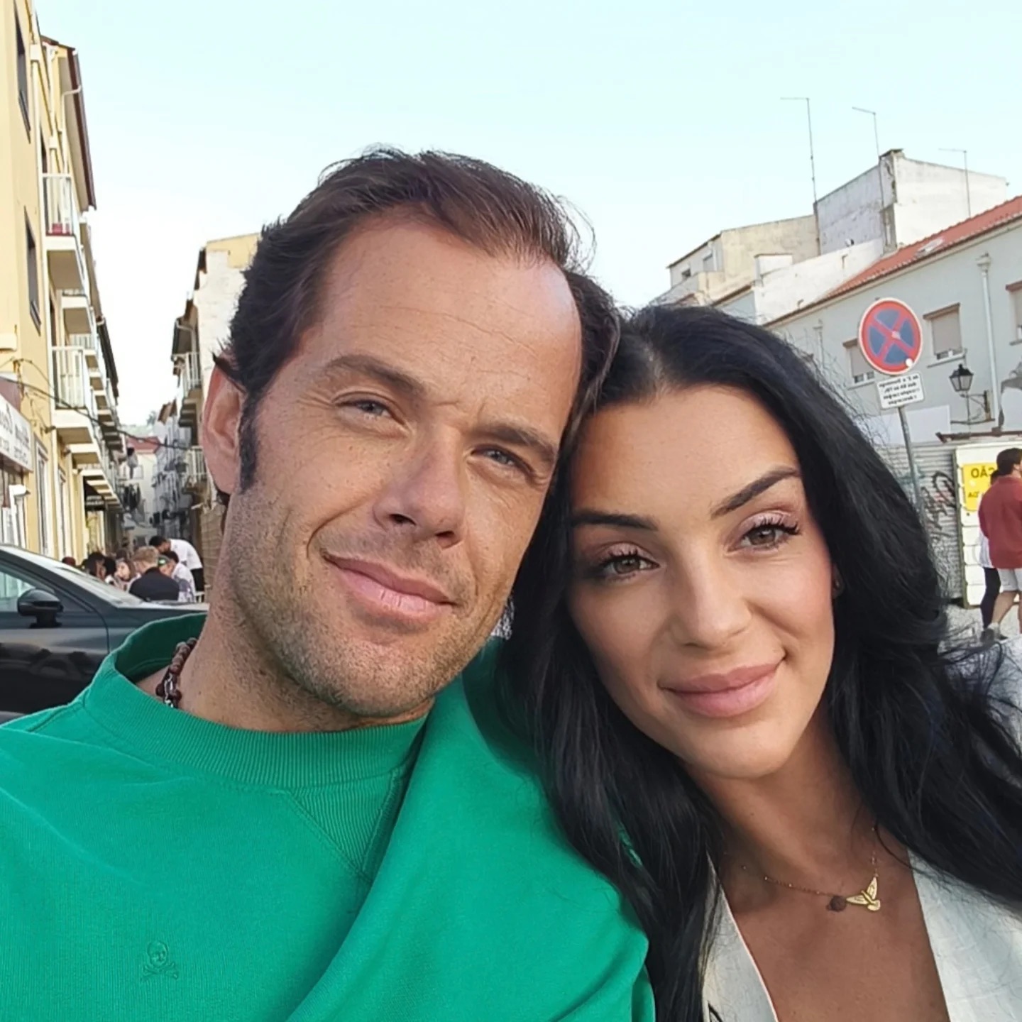 Luíza Abreu e mãe de João Moura Caetano afastadas nas bancadas no arranque da temporada do cavaleiro